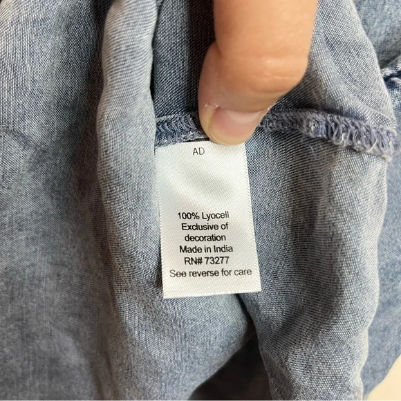 LC LAUREN CONRAD Chambray Floral Embroidered Sleeve Boho Blouse Top - Picture 4 of 7